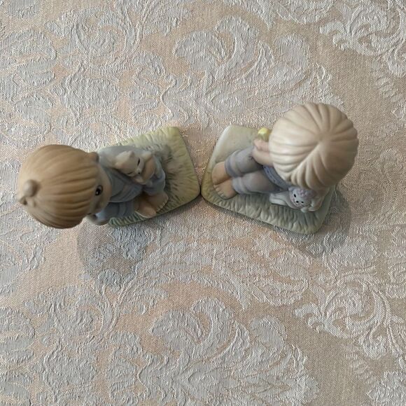 Vintage Boy & Girl porcelain sitting figurines EVC no chips cracks or fading - Picture 6 of 16